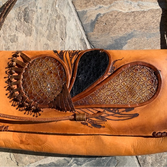 Speciality artisan handcrafted leather dragonfly indie festival shoulder bag - Picture 4 of 15